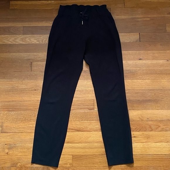 Lululemon On The Fly Pant *Woven 28" in Black 2 - Picture 1 of 6